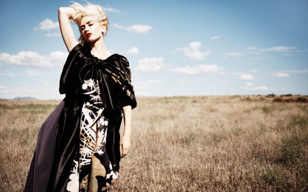 Music Gwen Stefani Singer American Blonde Lipstick Outdoor HD Wallpaper | Background Image