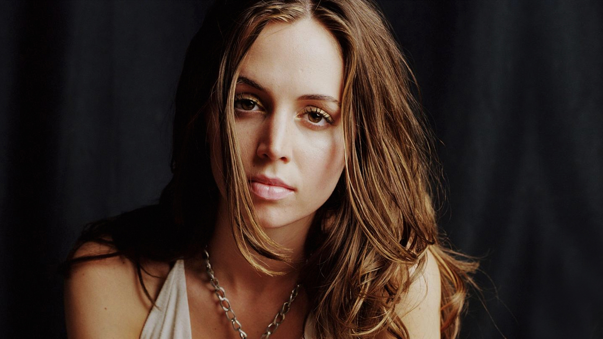 Eliza Dushku Images Hd