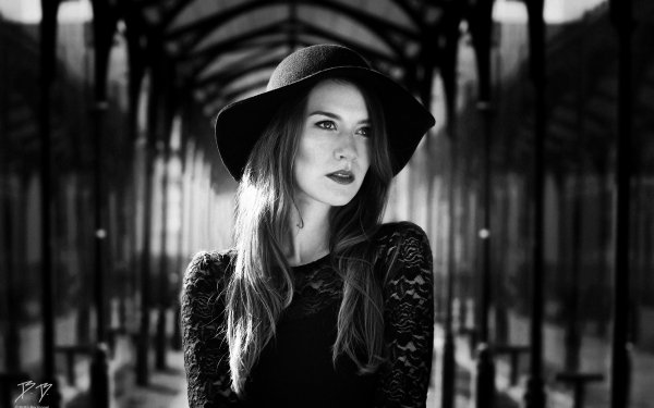 Women Model Black & White Hat HD Wallpaper | Background Image