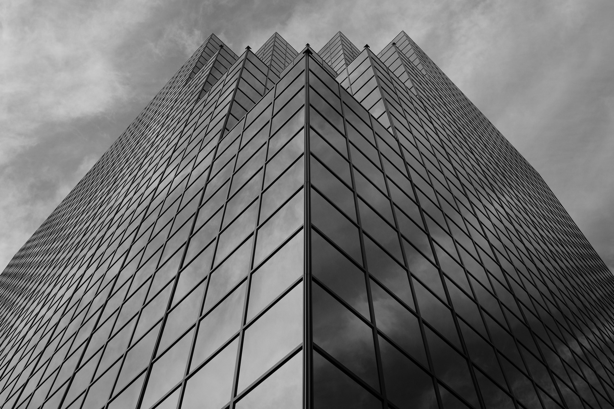 Download Building Black & White Man Made Skyscraper HD Wallpaper