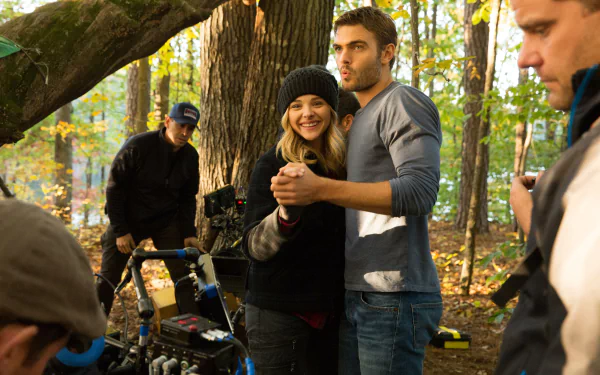 Alex Roe Chloë Grace Moretz movie The 5th Wave HD Desktop Wallpaper | Background Image