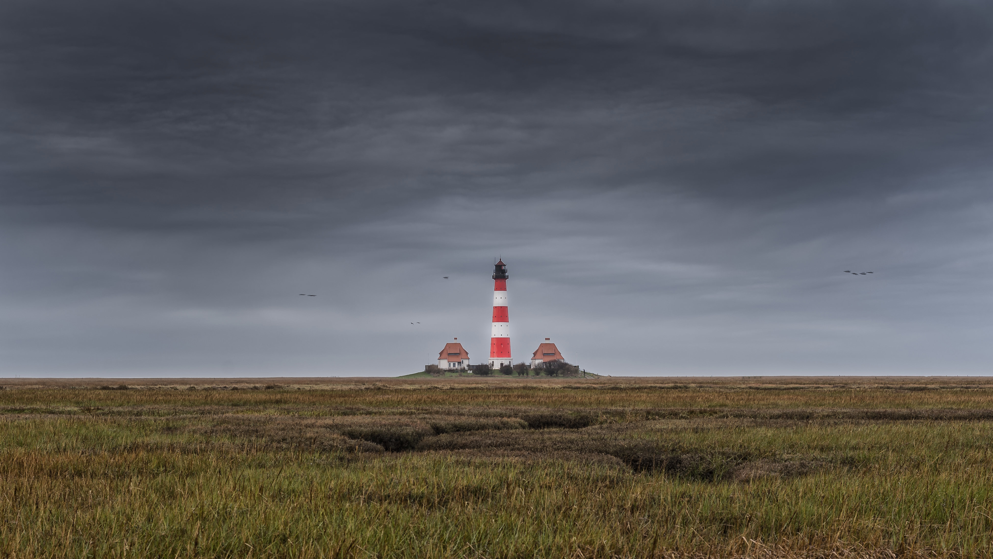 download-sky-horizon-field-man-made-lighthouse-4k-ultra-hd-wallpaper