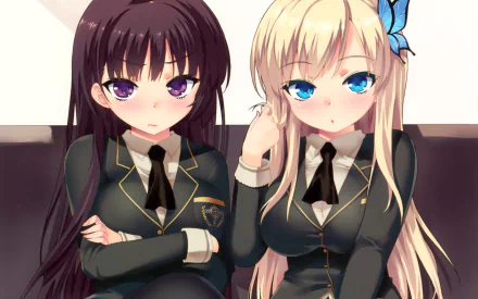 A vibrant HD wallpaper featuring Yozora Mikazuki and Sena Kashiwazaki from the anime Boku Wa Tomodachi Ga Sukunai, showcasing their distinct personalities in stylish school uniforms.