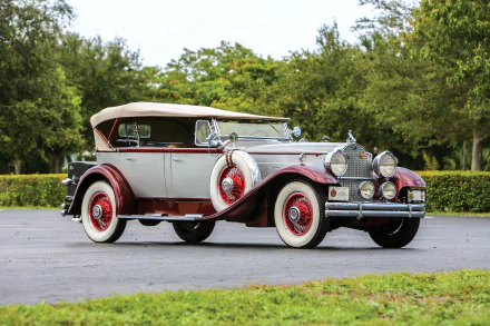  1930 Packard Deluxe Eight Sport Phaeton