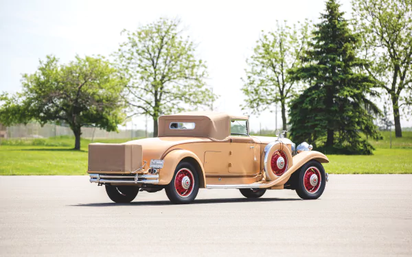  1931 Packard Deluxe Eight Convertible Coupe