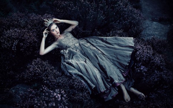 Women Model Crown Dress Lying Down HD Wallpaper | Background Image