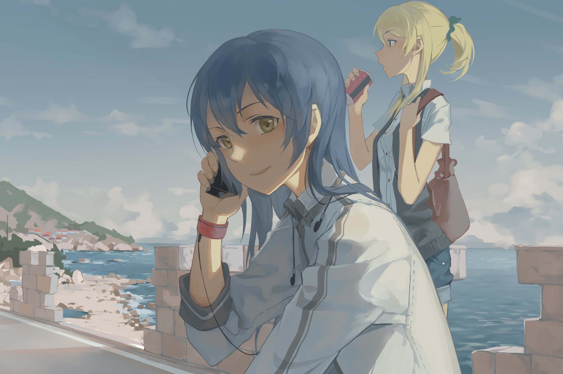 4K Ultra HD PC desktop wallpaper: Love Live! anime scene of Umi Sonoda (blue hair) smiling on a seaside pier, Eri Ayase (blonde) standing behind her.