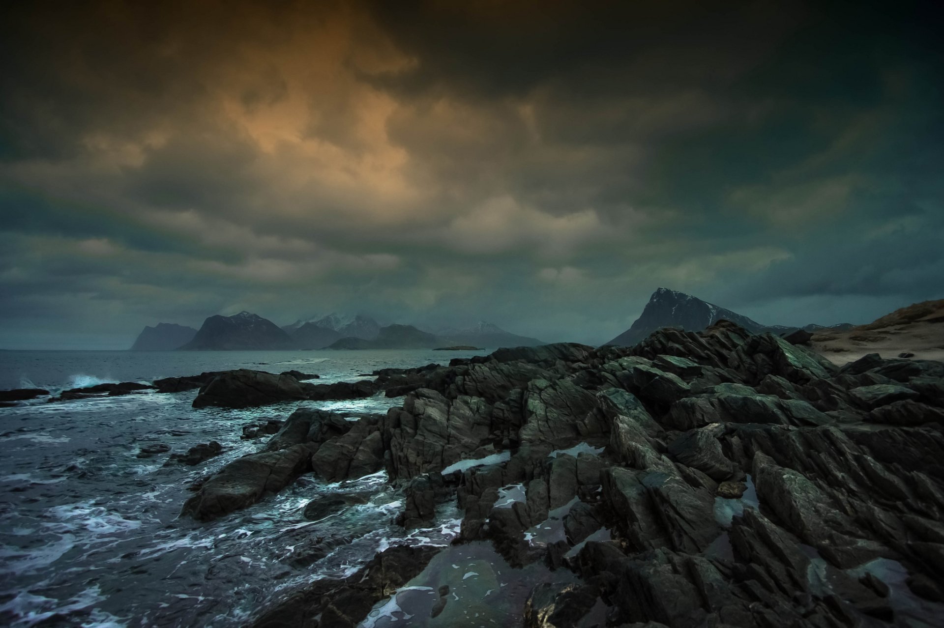 Dark Clouds Over The Sea Hd Wallpaper Background Image 2048x1363