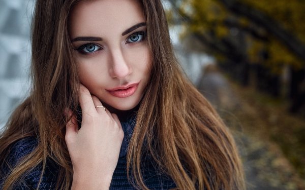 Women Model Brunette Blue Eyes Depth Of Field HD Wallpaper | Background Image
