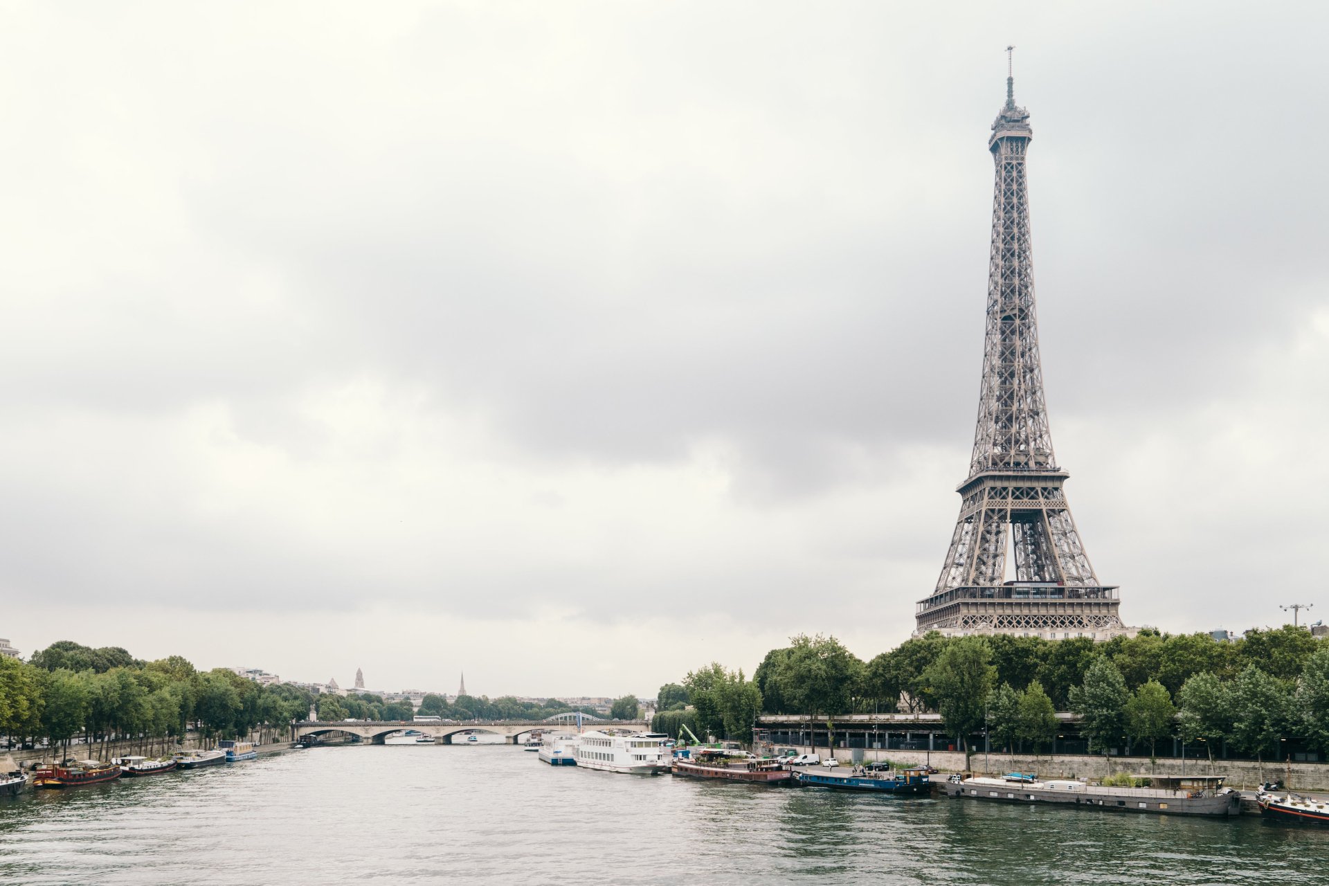 Download Seine France Paris River Monument Man Made Eiffel Tower 4k Ultra HD Wallpaper