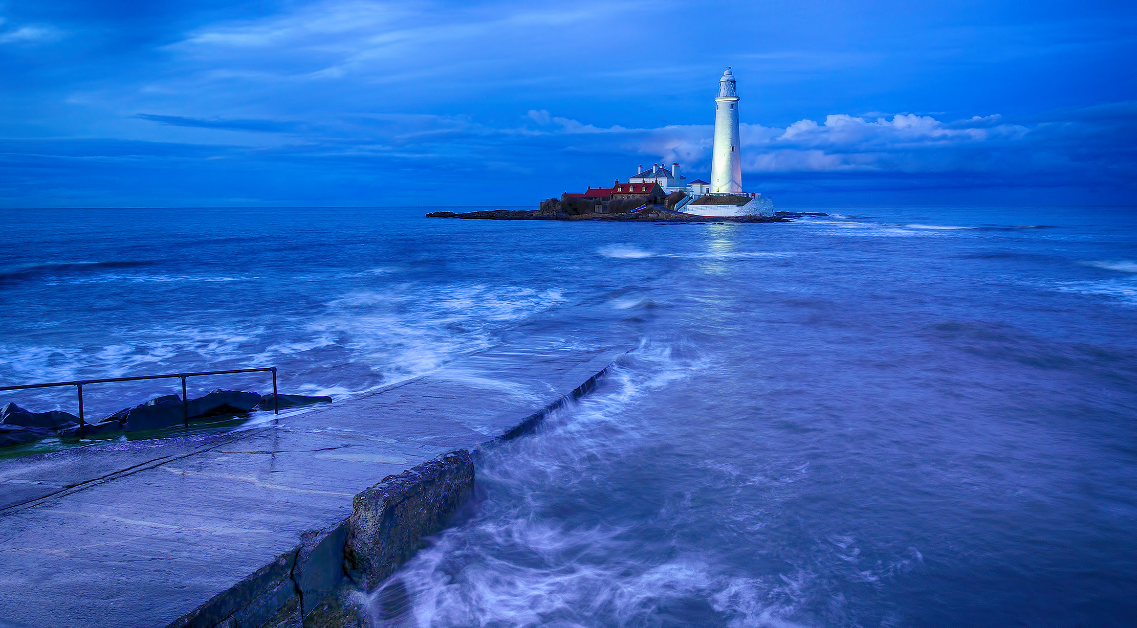 Serene Horizon: Blue Ocean Lighthouse HD Wallpaper