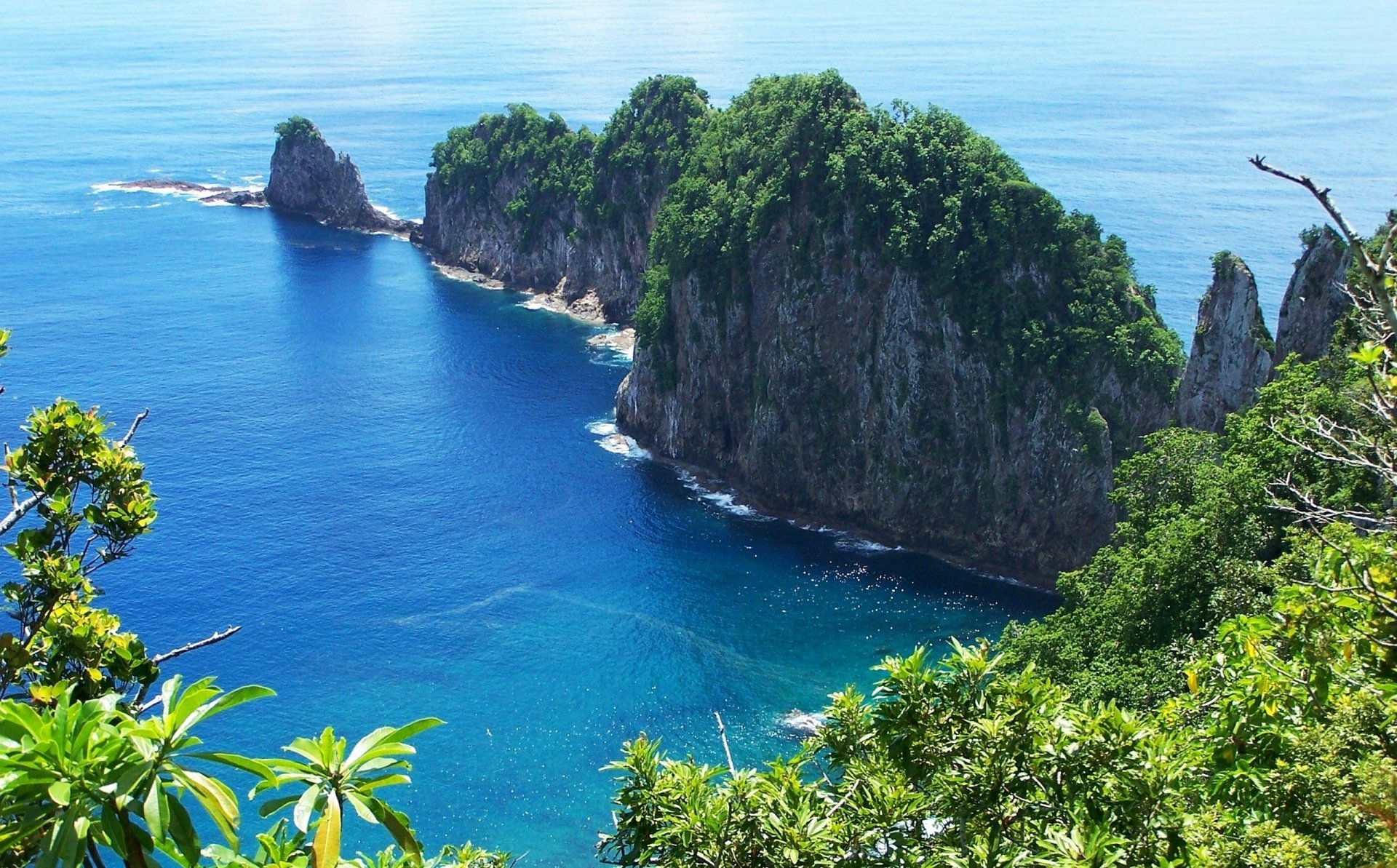 American Samoa Coastline HD Wallpaper | 2560x1590 | Wallpaper Abyss