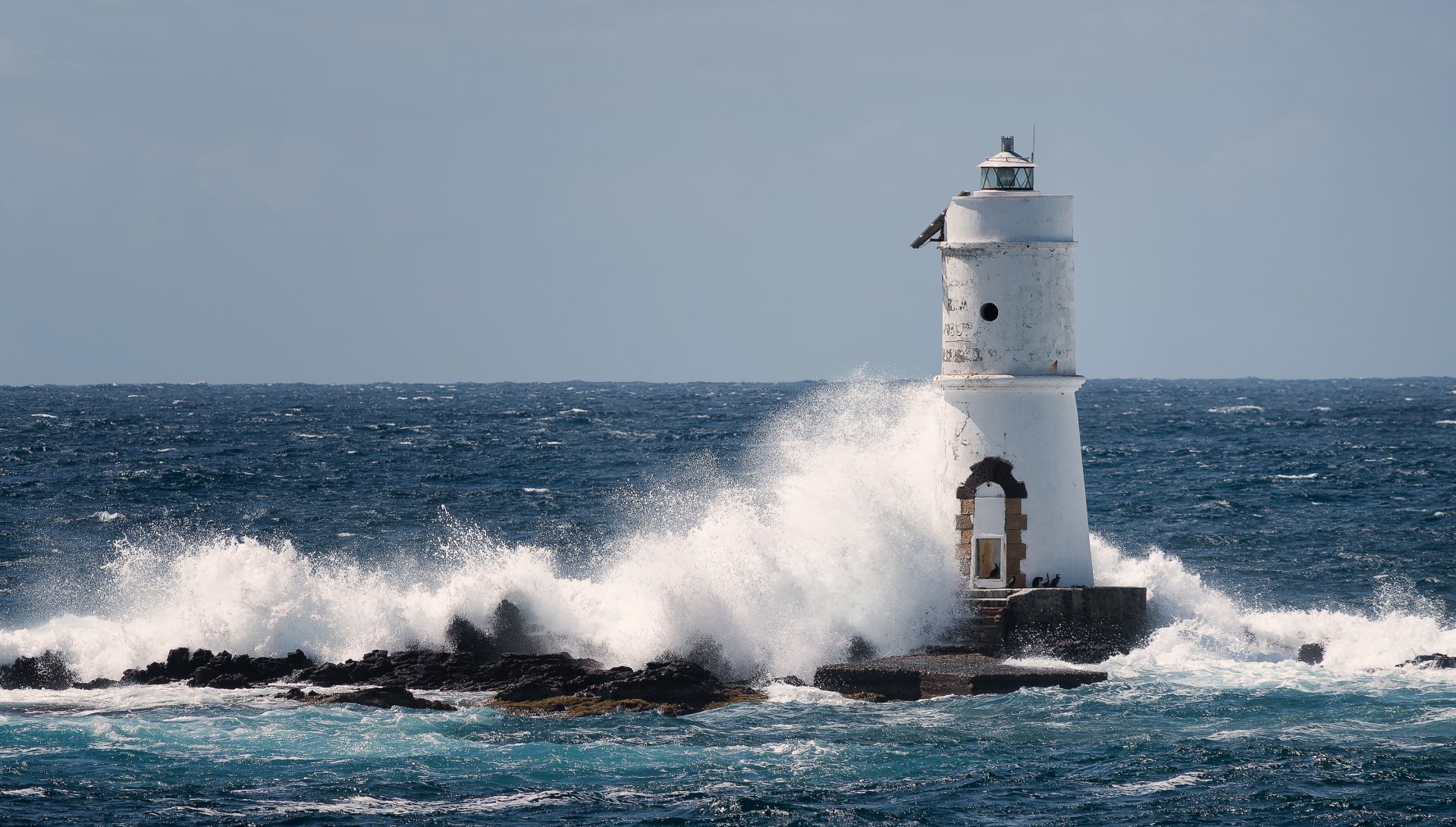 Download Horizon Ocean Wave Building Man Made Lighthouse  HD Wallpaper