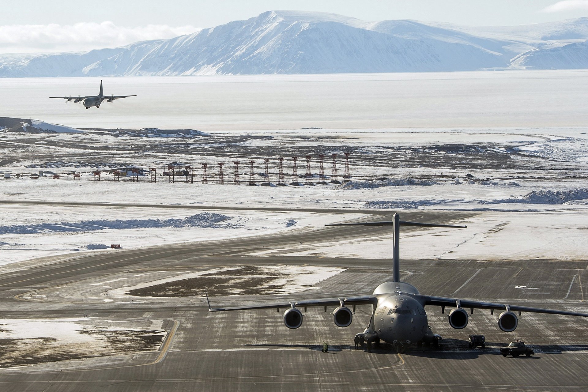 Download Transport Aircraft Warplane Aircraft Military Lockheed C-130 Hercules HD Wallpaper