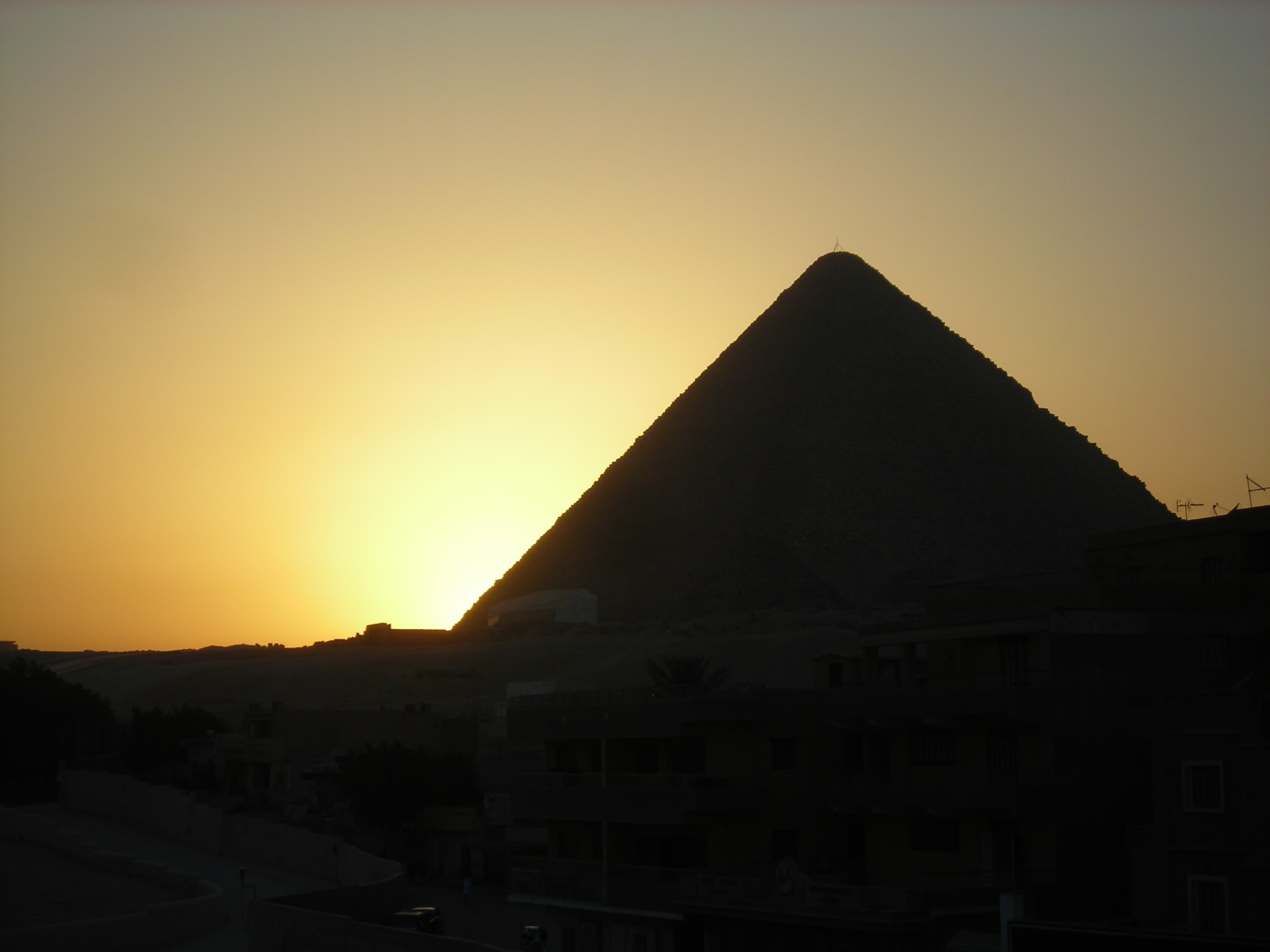 Pyramid HD Wallpaper | Background Image | 2592x1944 | ID:83456