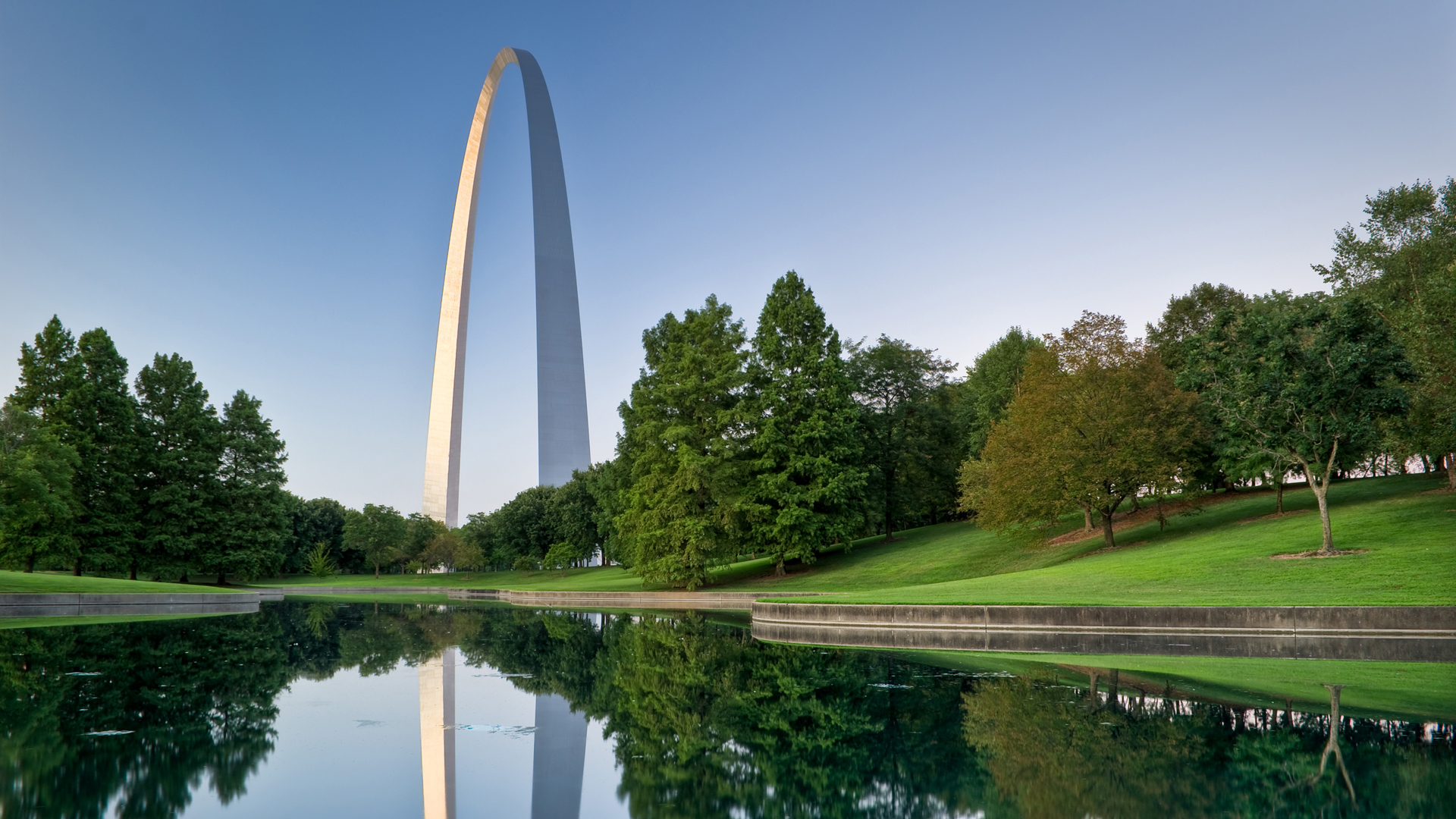 Gateway Arch in St. Louis, a 630-foot monument.