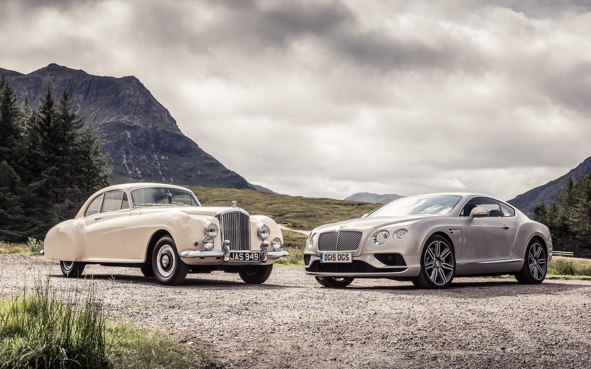 Download Vintage Car Bentley Car Bentley Continental R-Type Vehicle Bentley Continental HD Wallpaper