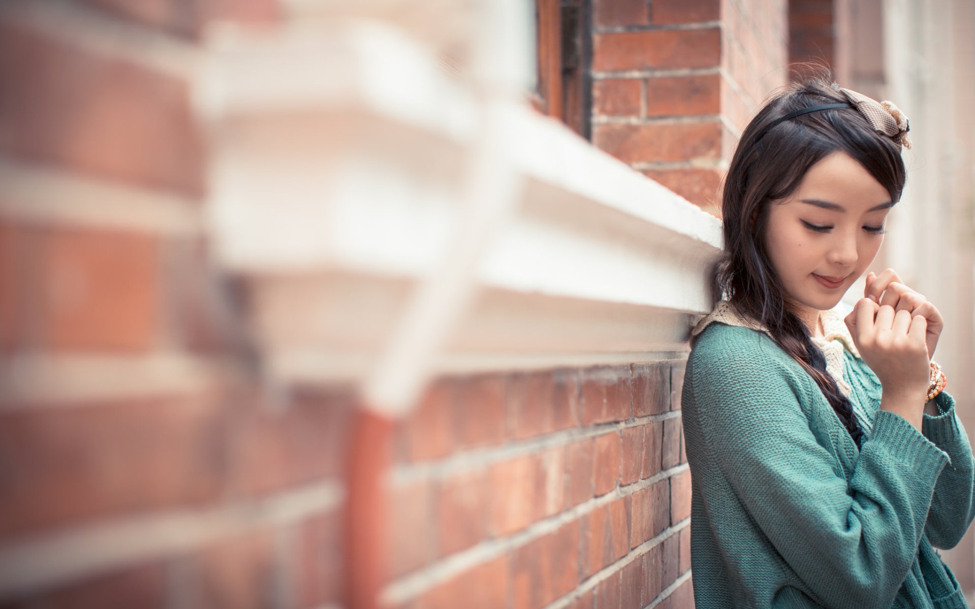 Download Wall Bokeh Smile Asian Chinese Woman Jancy Wong HD Wallpaper