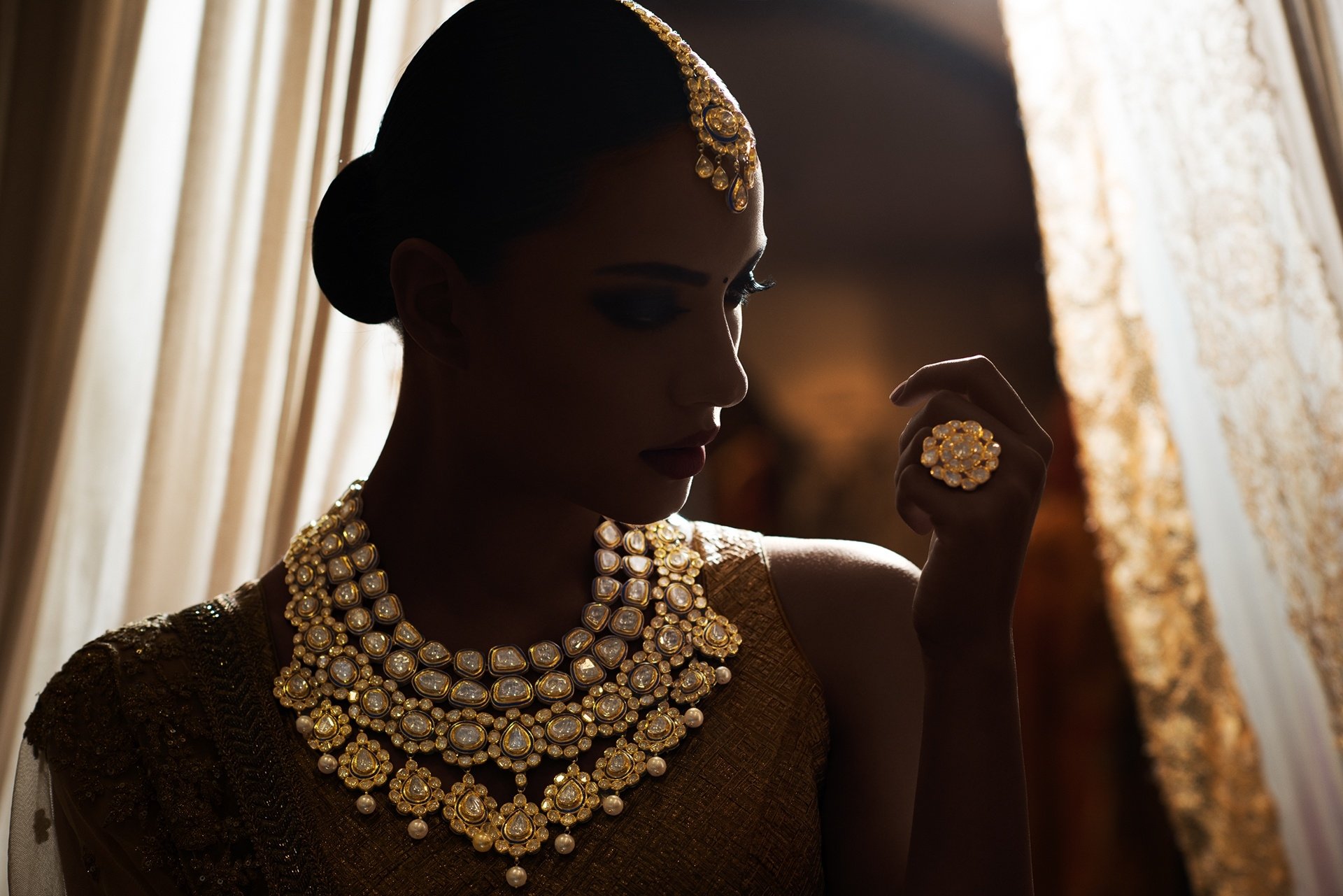 Download Woman Indian HD Wallpaper