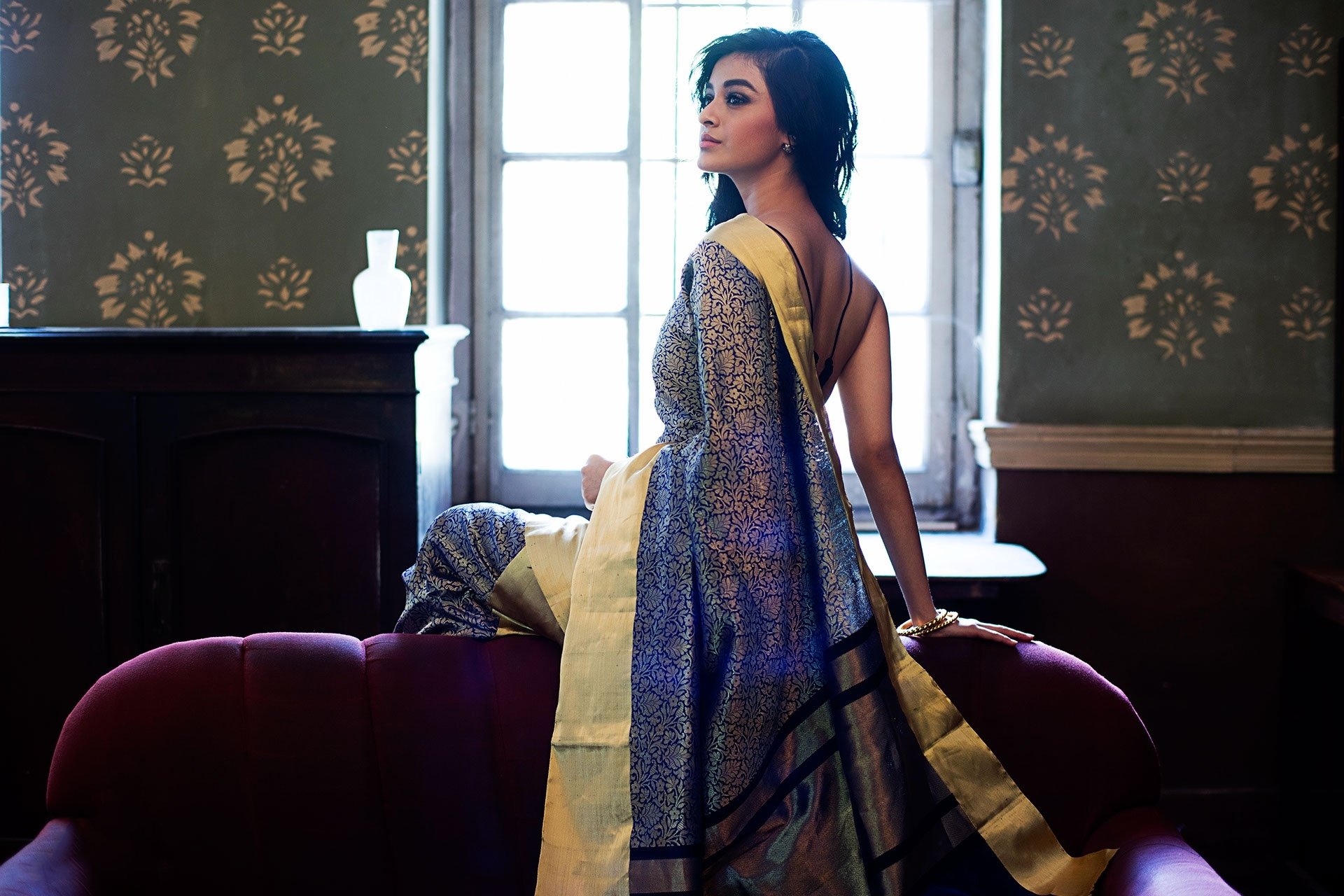 Download Woman Indian HD Wallpaper