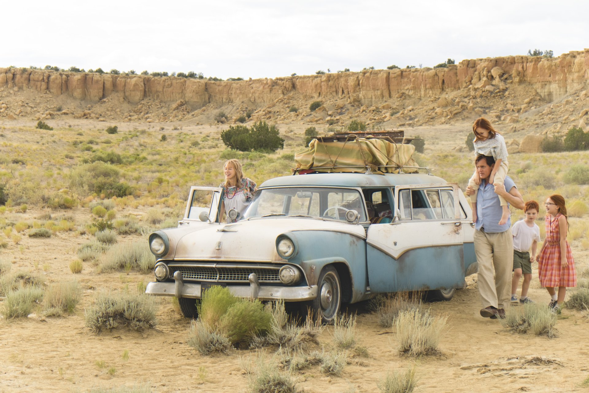 Download Olivia Kate Rice Iain Armitage Chandler Head Woody Harrelson Naomi Watts Movie The Glass Castle 4k Ultra HD Wallpaper