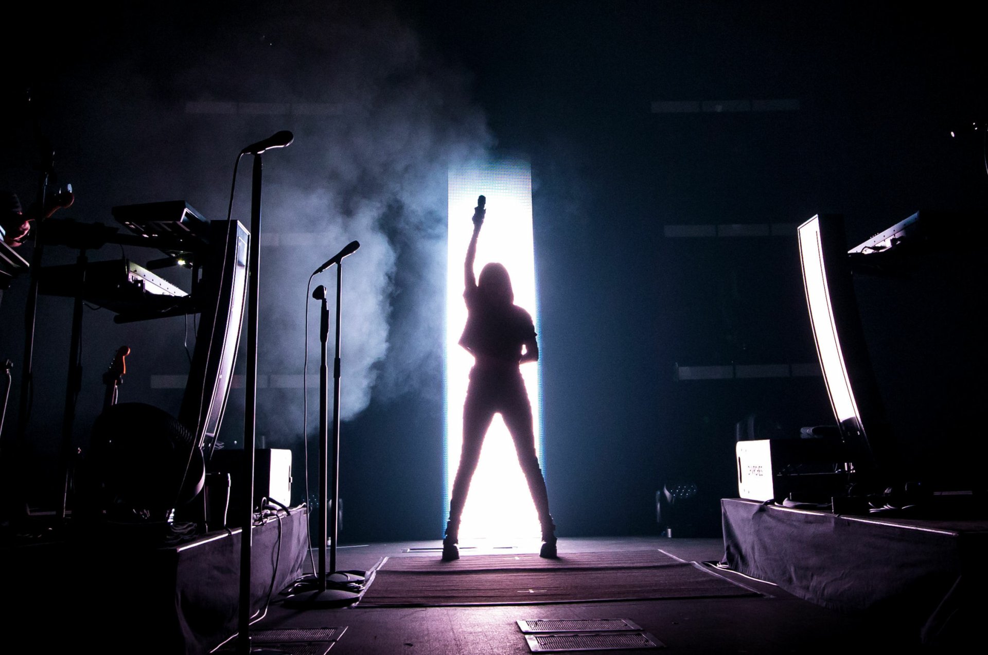 Download Music CHVRCHES HD Wallpaper