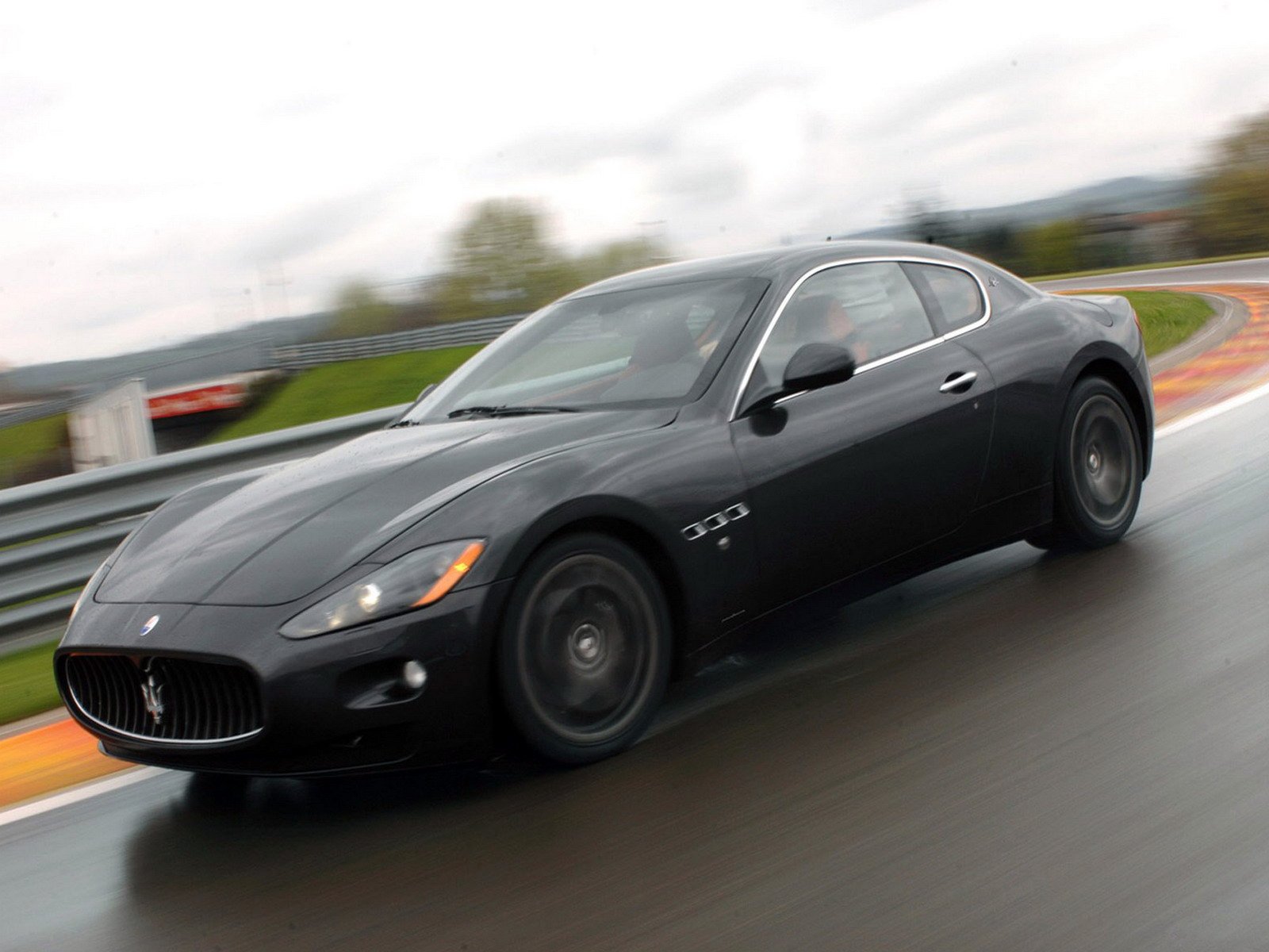 Maserati GRANTURISMO РґРµРІСѓС€РєРё