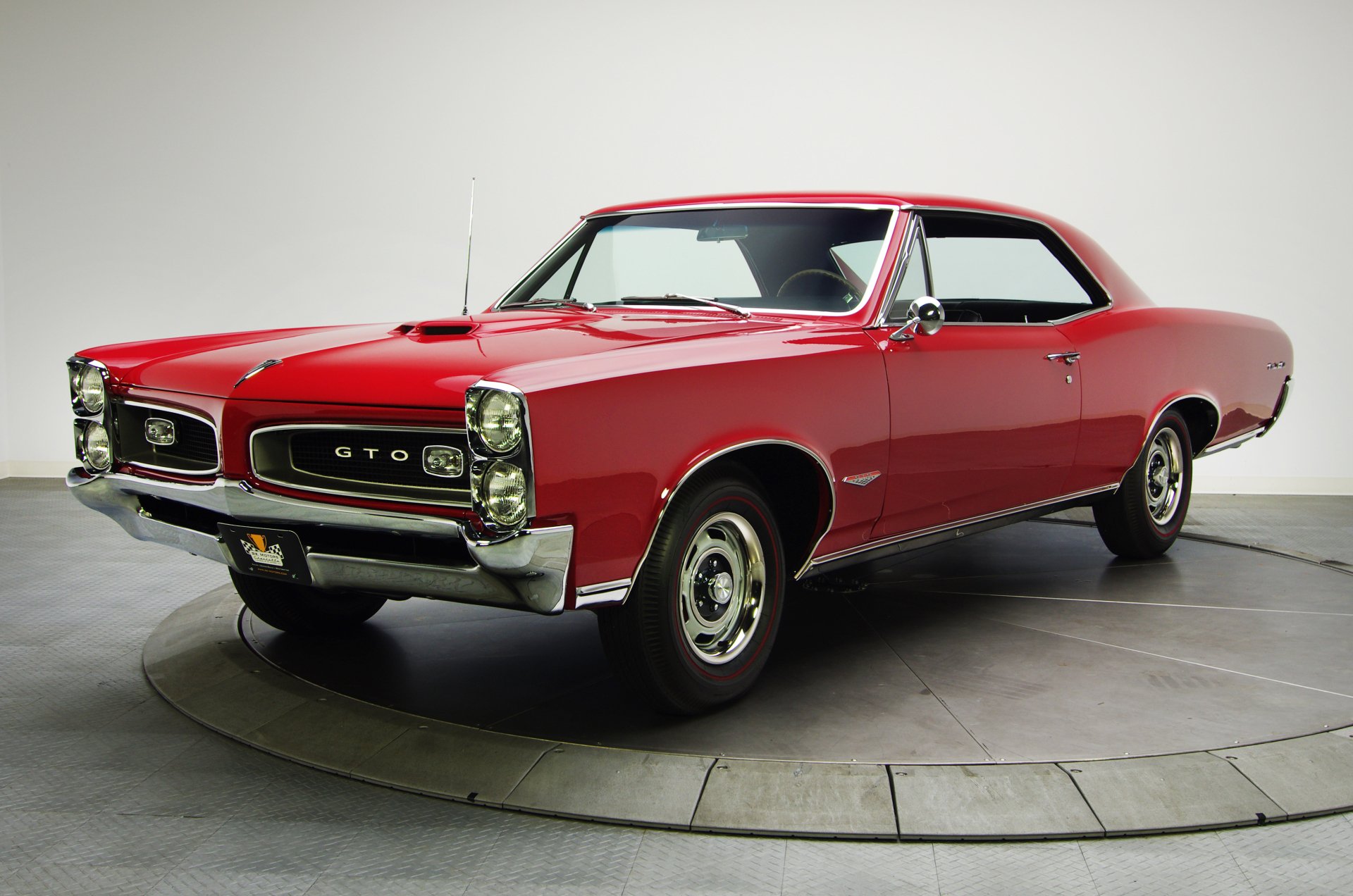 Download Pontiac Vehicle Pontiac GTO 4k Ultra HD Wallpaper