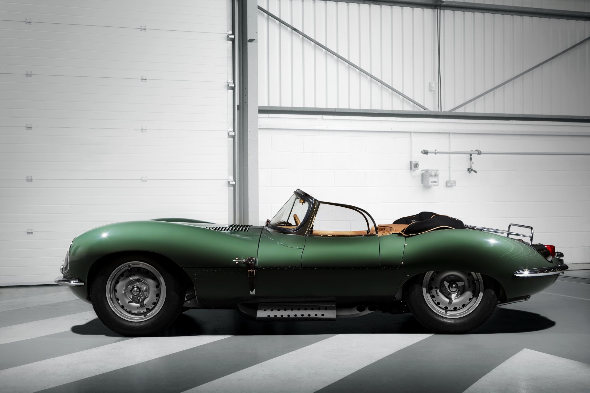 Download Car Green Car Jaguar (Car) Vehicle Jaguar XKSS 4k Ultra HD Wallpaper