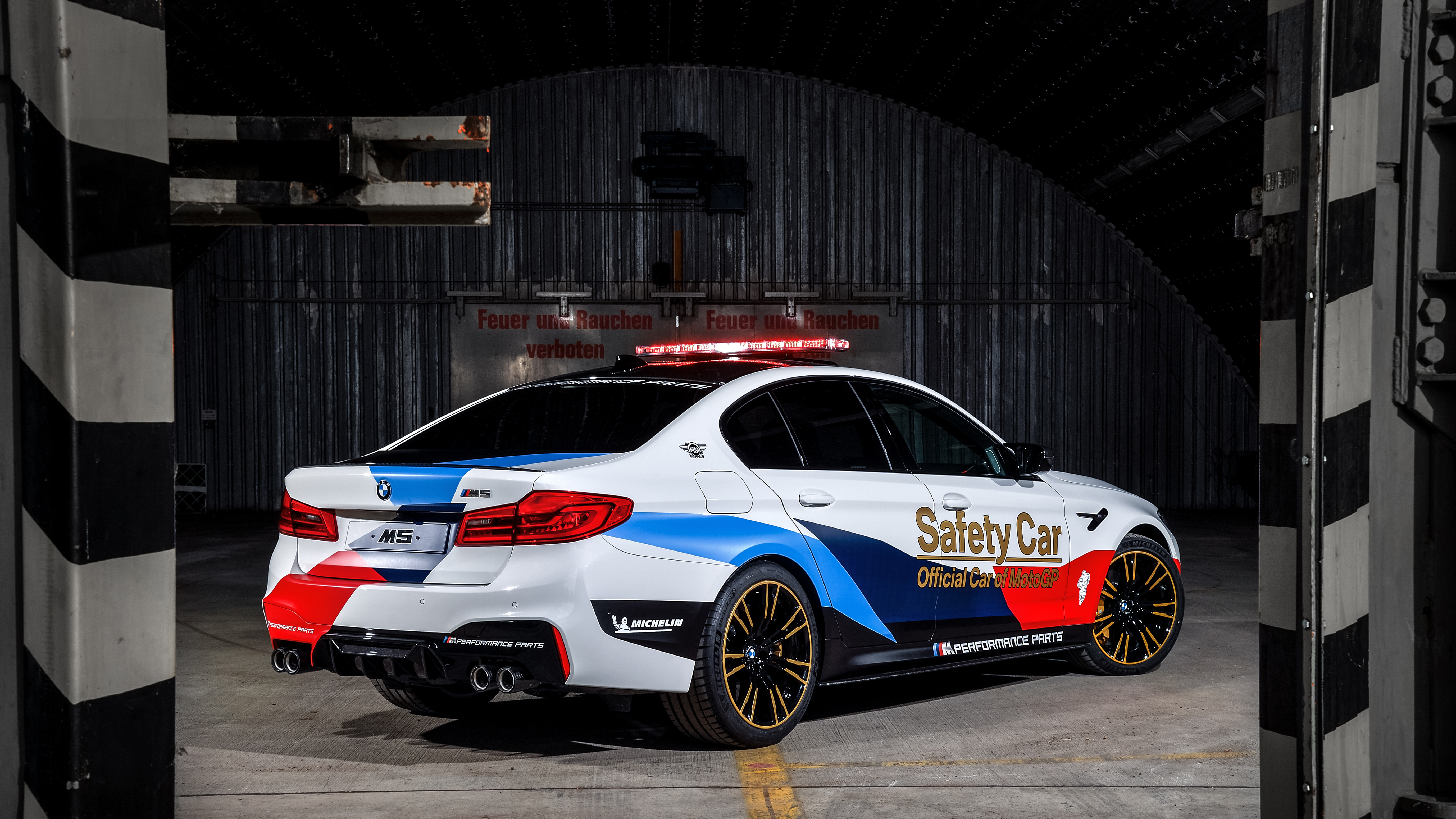 Vehicles BMW M5 HD Wallpaper | Background Image