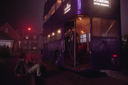 HD desktop wallpaper featuring Daniel Radcliffe as Harry Potter boarding the Knight Bus from the movie Harry Potter and the Prisoner of Azkaban at night.