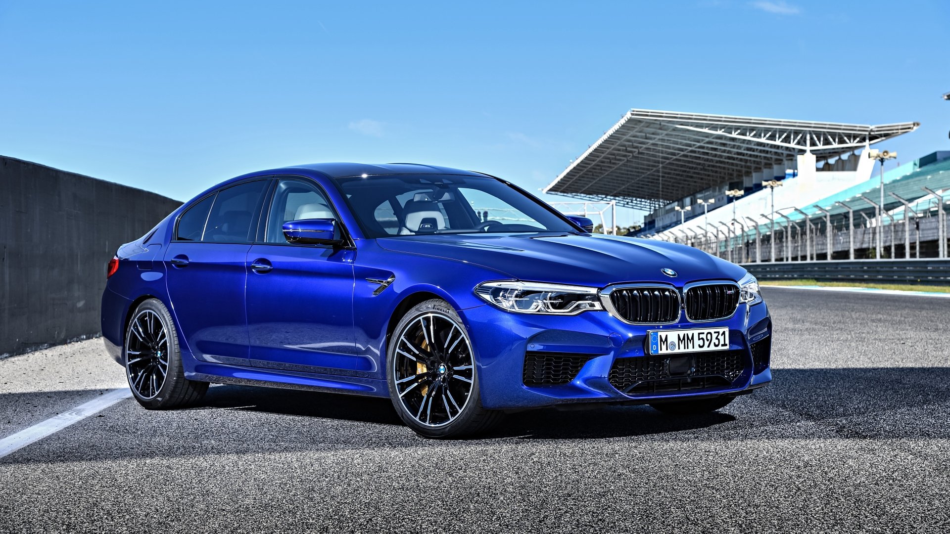 Почему bmw m5 такая дорогая