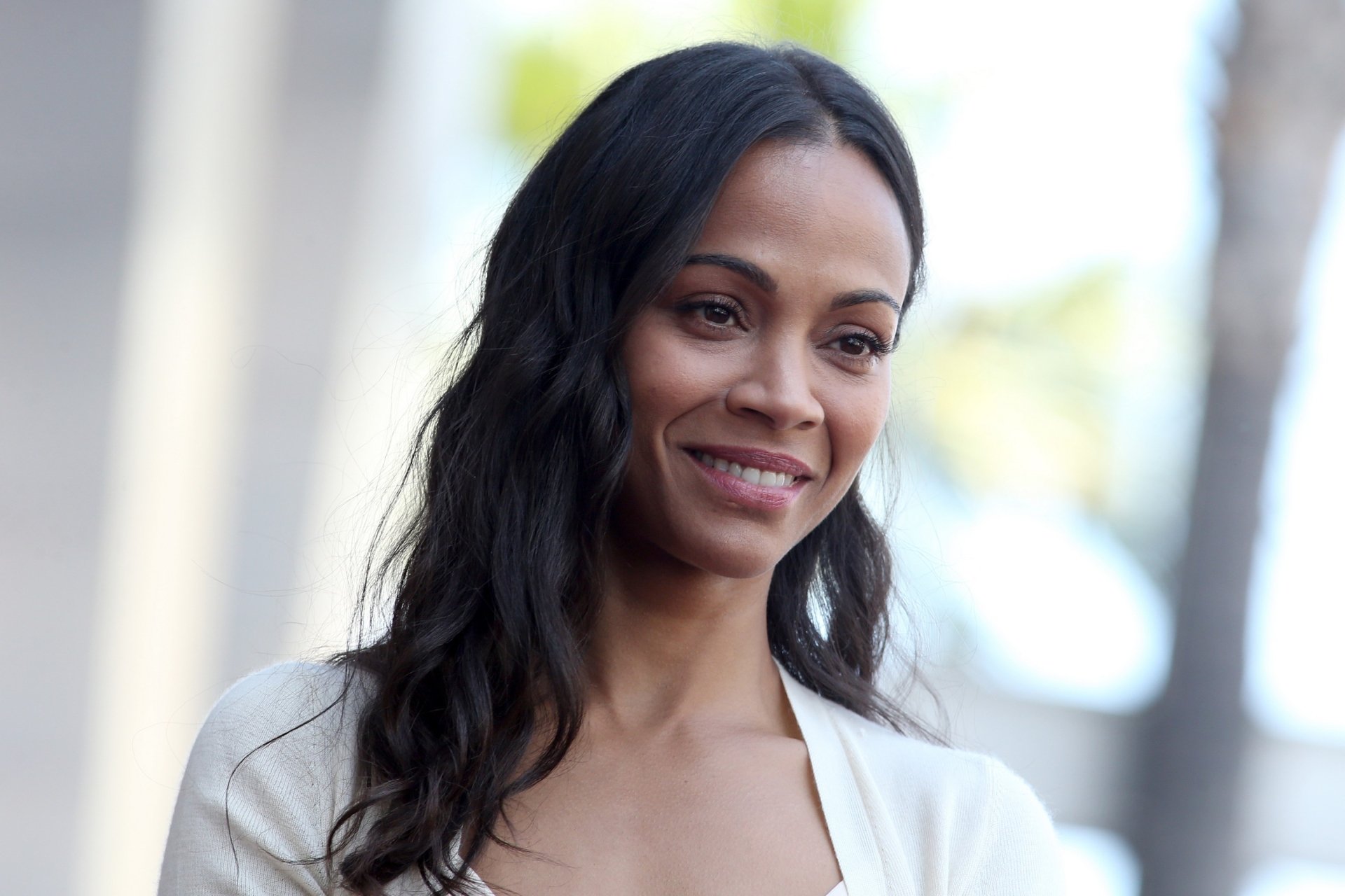 Download Brown Eyes Smile Long Hair Black Hair American Actress Celebrity Zoe Saldana HD Wallpaper
