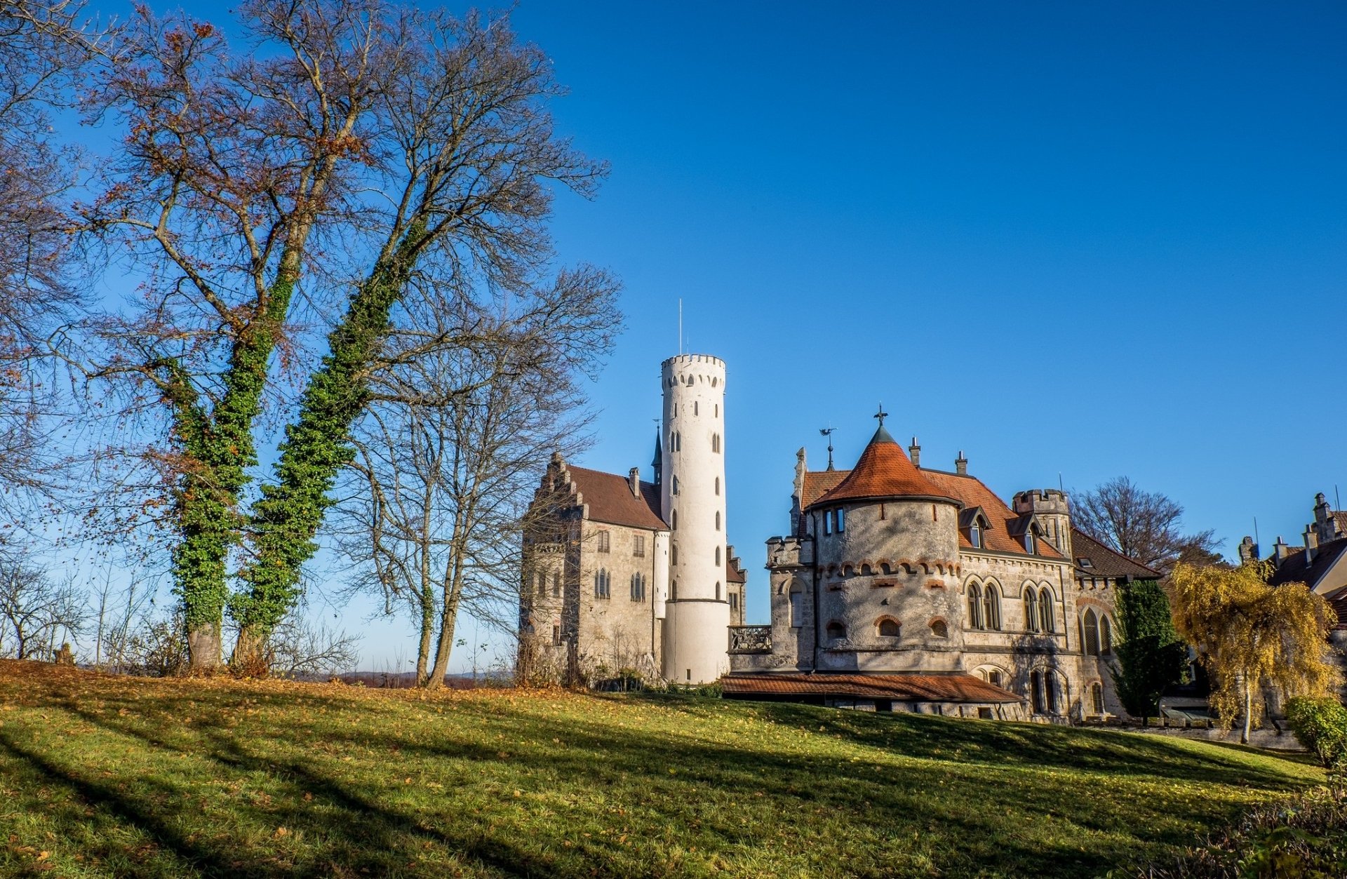 Download Man Made Castle HD Wallpaper | 2048x1336 | Wallpaper Abyss