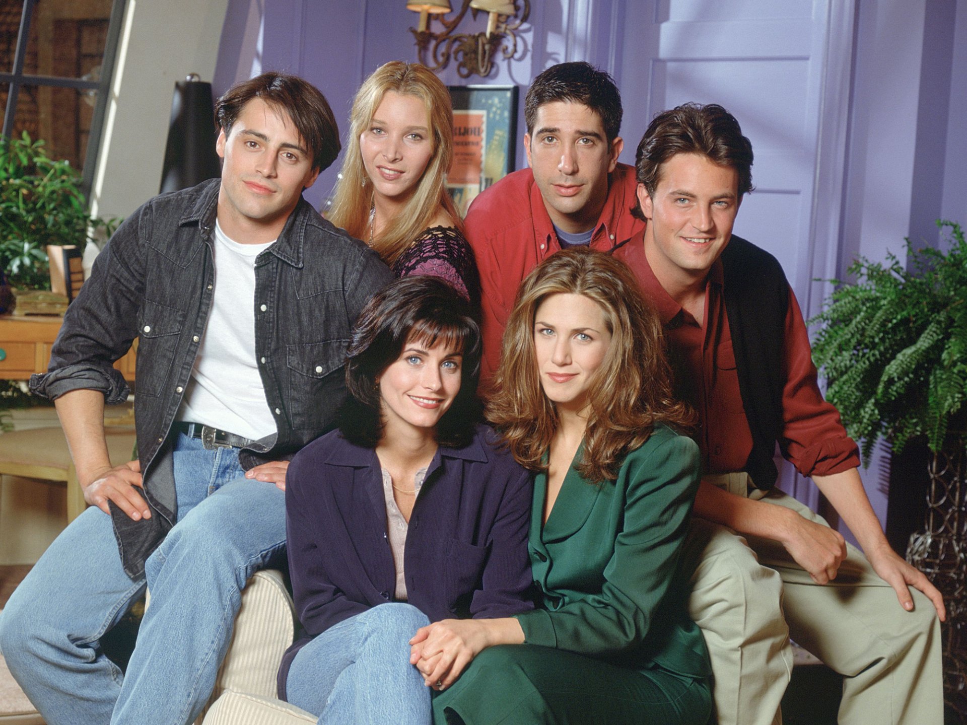 Download Chandler Bing Matthew Perry Ross Geller David Schwimmer Monica Geller Courteney Cox Joey Tribbiani Matt LeBlanc Phoebe Buffay Lisa Kudrow Rachel Green Jennifer Aniston Friends (TV Show) TV Show HD Wallpaper
