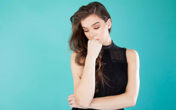 Celebrity Hailee Steinfeld HD Desktop Wallpaper | Background Image